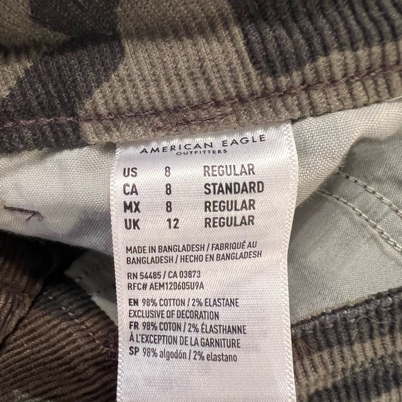🖤Host Pick🖤 NWOT American eagle, camo corduroy, Mom Jeans. - Picture 3 of 5